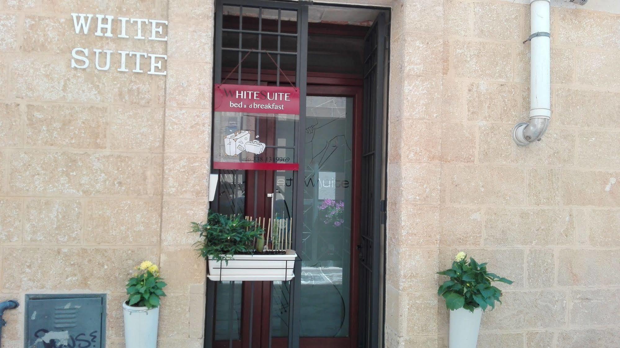 White Suite B&B Lecce Ngoại thất bức ảnh